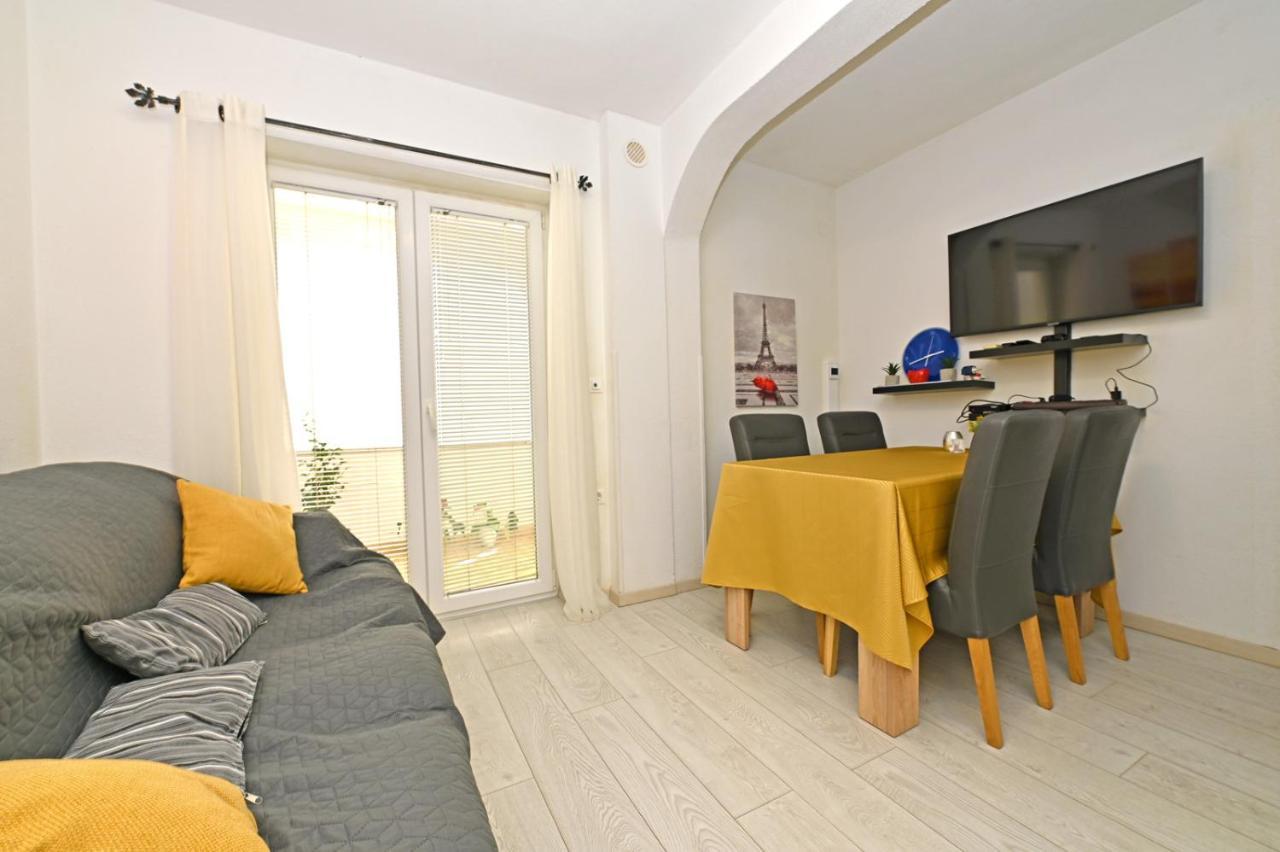 Apartman Blaz Διαμέρισμα Πόρετς Εξωτερικό φωτογραφία